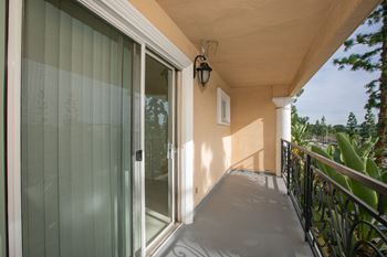 Patio/balcony*